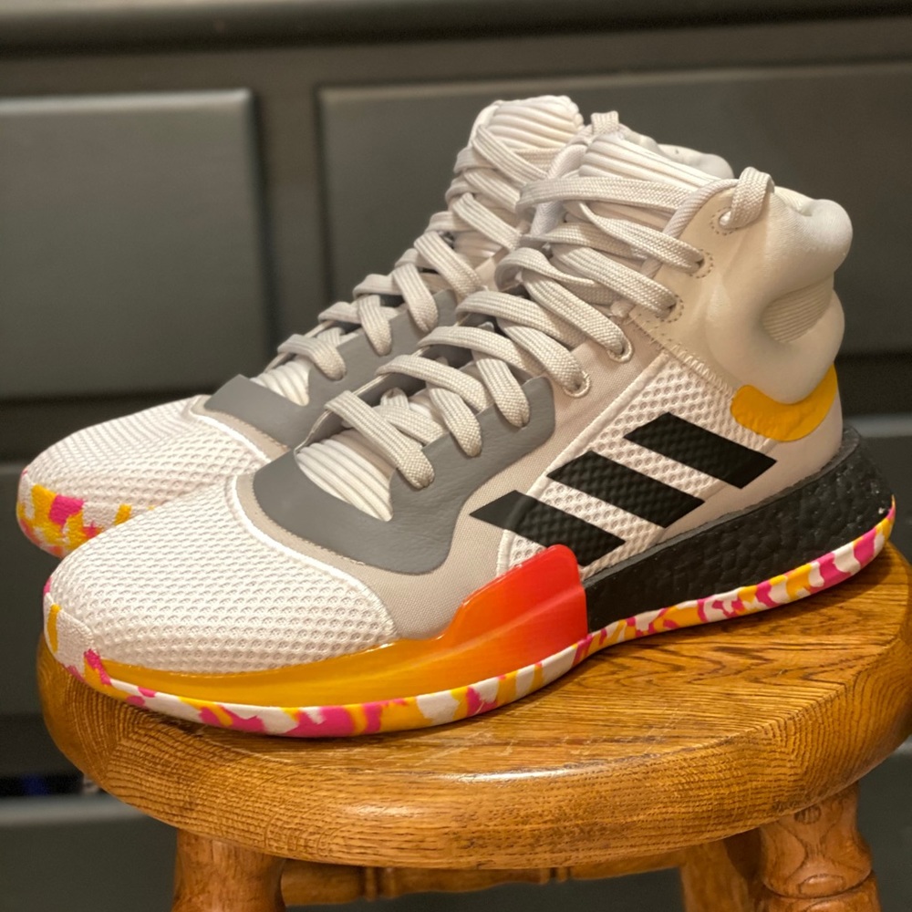 Men’s Adidas Marquee Boost size 9.5